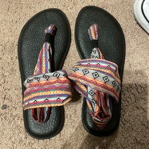 sanuk sandals